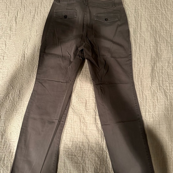Women’s Dockers gray khaki- Hello Smooth- Size- 8M- straight leg!Great condition - Picture 10 of 11